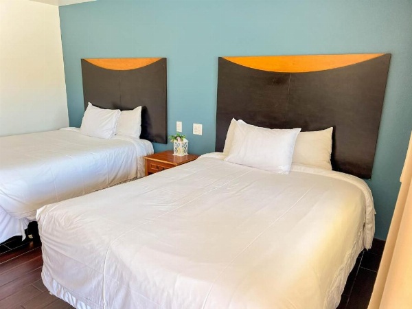 Town and Country Inn image 6