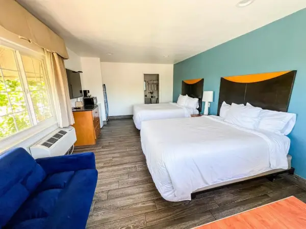 Town and Country Inn Main image