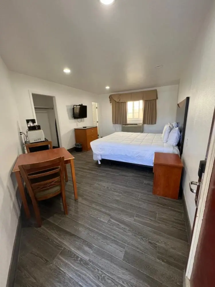 Deluxe King Studio
